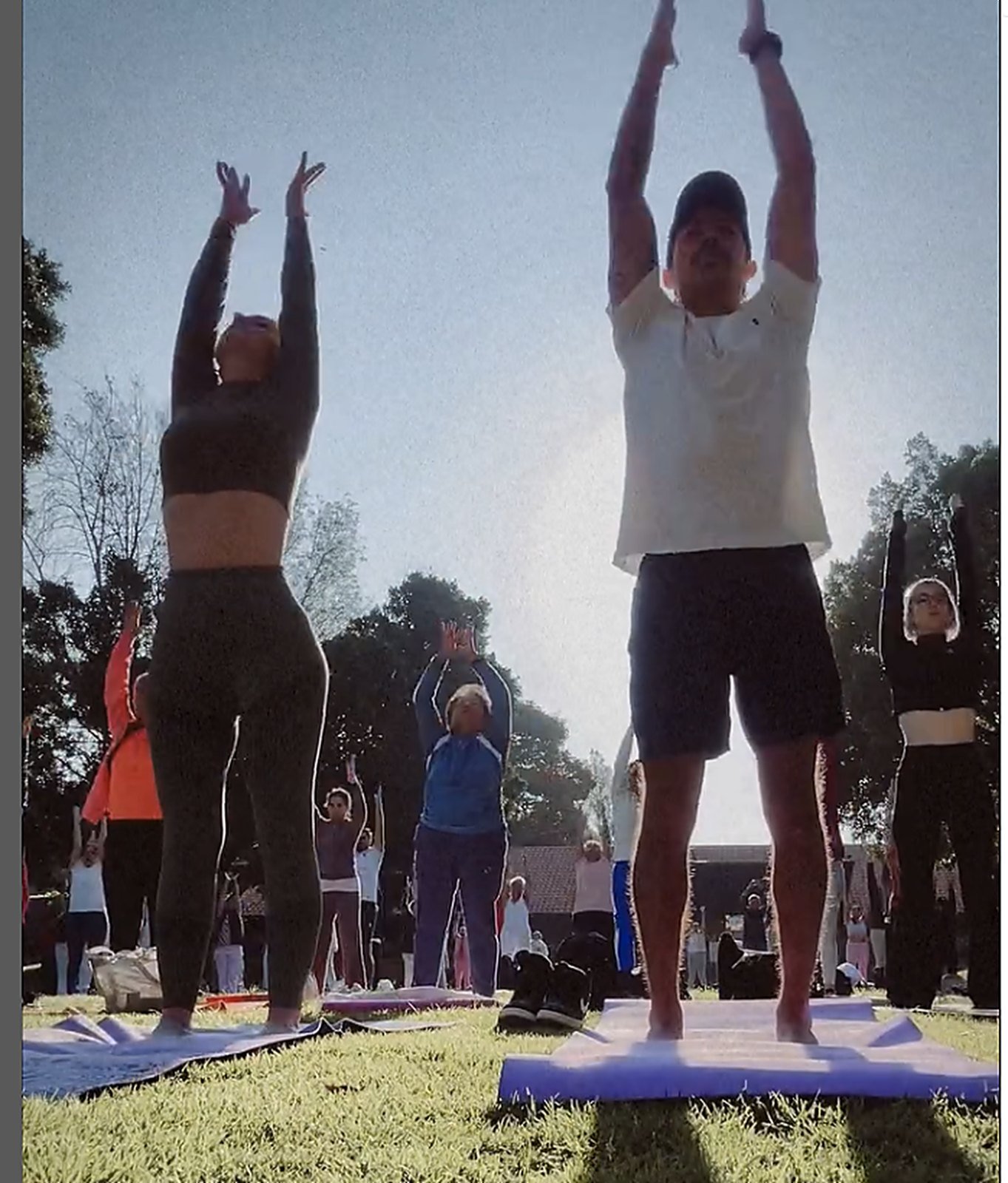 Sesión de yoga al aire libre en Morelia, Michoacán